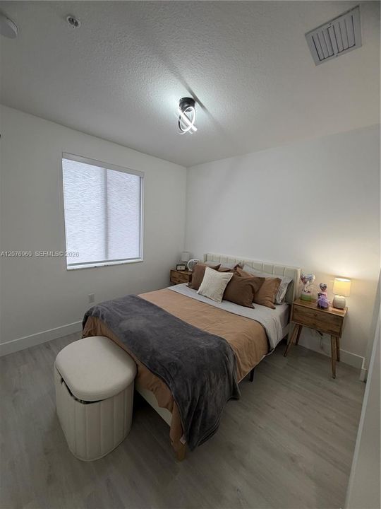 En Venta: $525,000 (3 camas, 2 baños, 1315 Pies cuadrados)