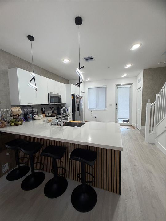 En Venta: $525,000 (3 camas, 2 baños, 1315 Pies cuadrados)