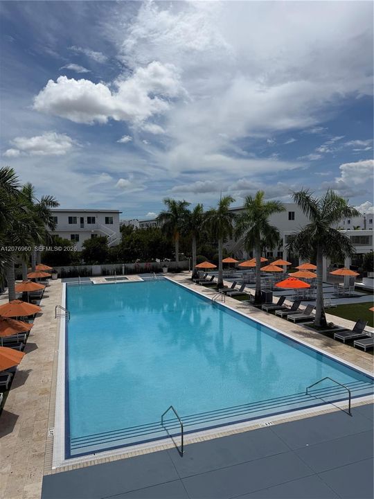Activo con contrato: $525,000 (3 camas, 2 baños, 1315 Pies cuadrados)