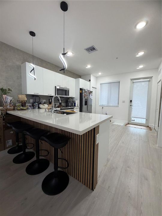 En Venta: $525,000 (3 camas, 2 baños, 1315 Pies cuadrados)