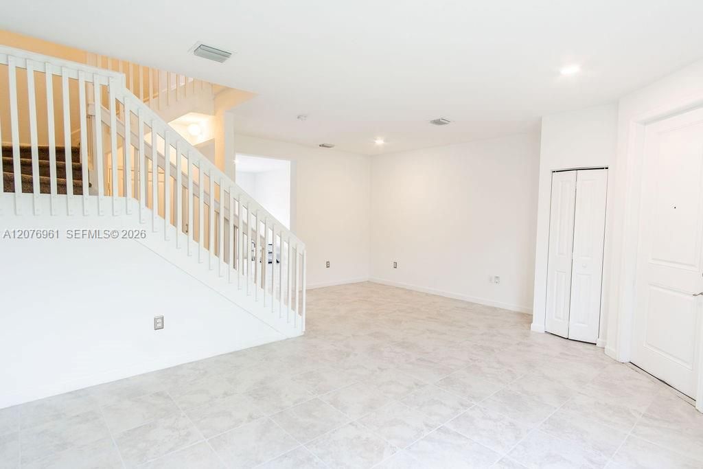 For Sale: $435,000 (3 beds, 2 baths, 1649 Square Feet)