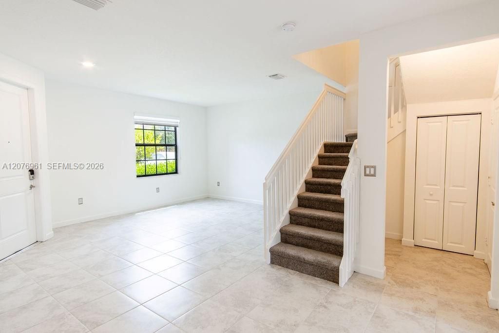 For Sale: $435,000 (3 beds, 2 baths, 1649 Square Feet)