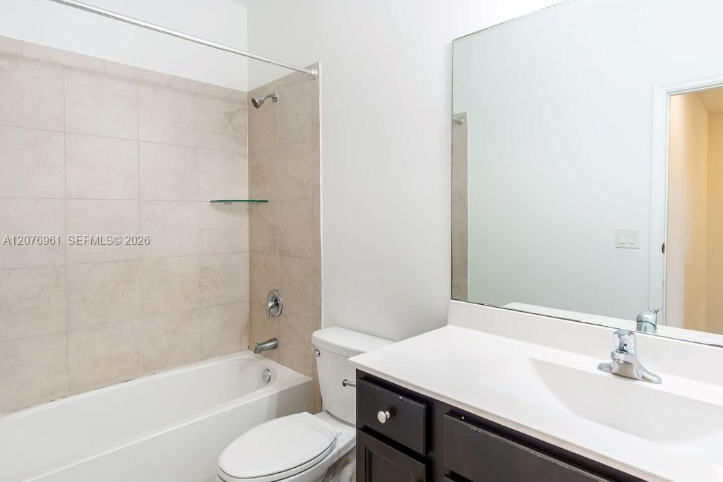 For Sale: $435,000 (3 beds, 2 baths, 1649 Square Feet)