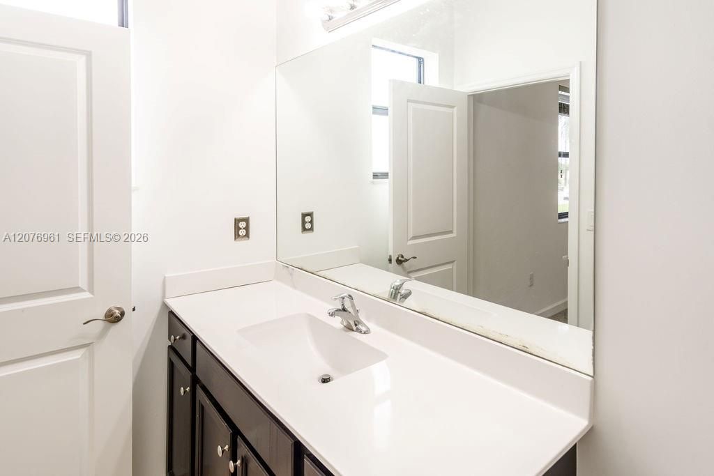 For Sale: $435,000 (3 beds, 2 baths, 1649 Square Feet)