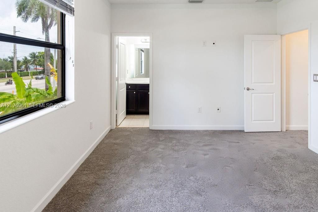 For Sale: $435,000 (3 beds, 2 baths, 1649 Square Feet)