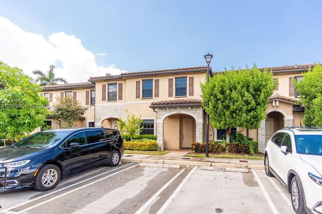 For Sale: $435,000 (3 beds, 2 baths, 1649 Square Feet)