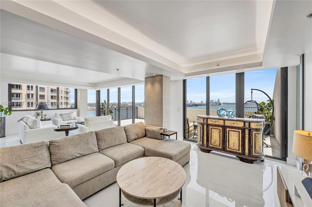 For Sale: $1,475,000 (3 beds, 2 baths, 1550 Square Feet)