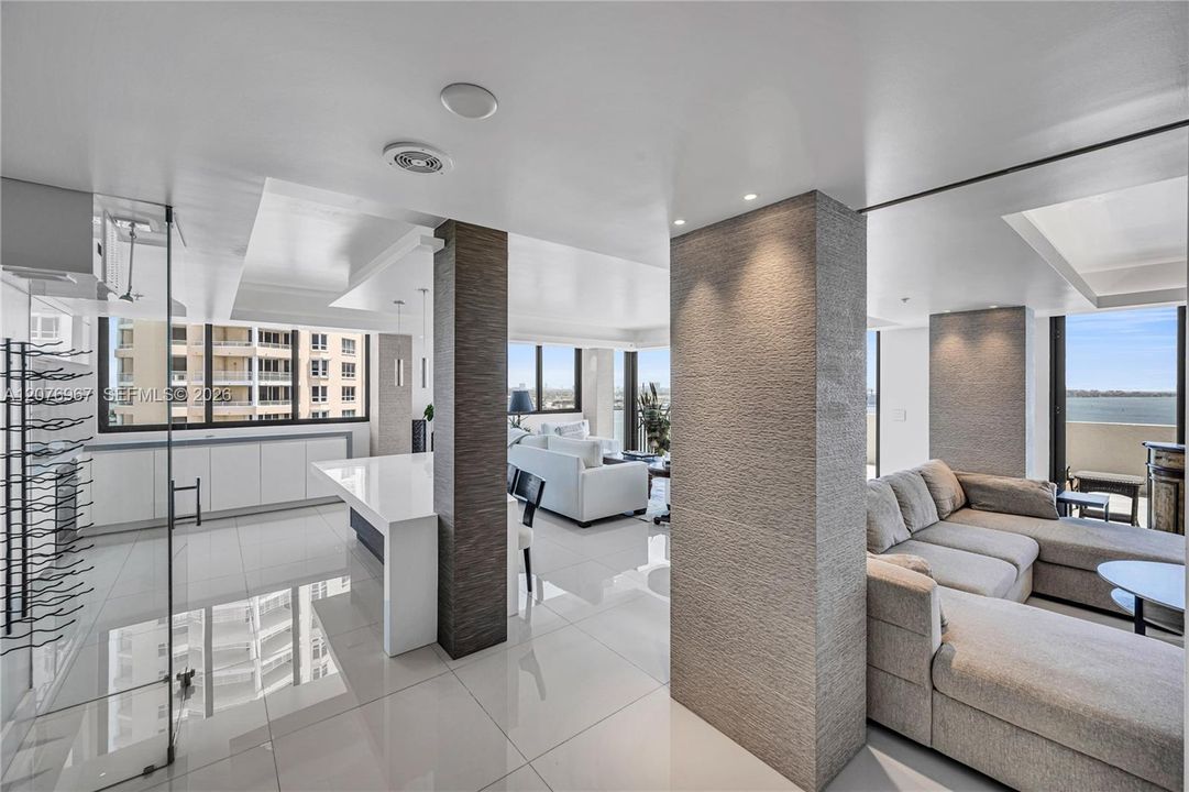 For Sale: $1,475,000 (3 beds, 2 baths, 1550 Square Feet)