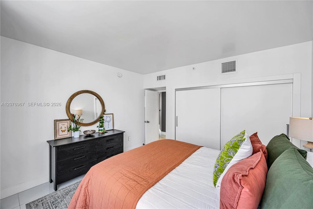 For Sale: $1,475,000 (3 beds, 2 baths, 1550 Square Feet)