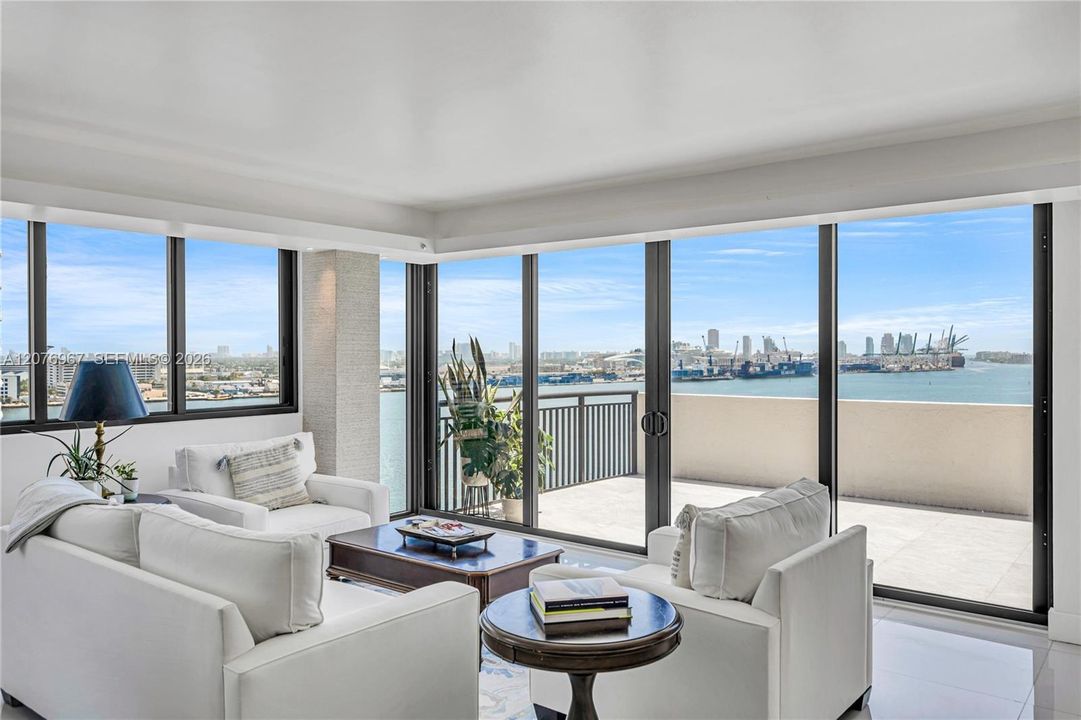 For Sale: $1,475,000 (3 beds, 2 baths, 1550 Square Feet)