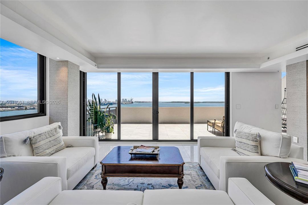 For Sale: $1,475,000 (3 beds, 2 baths, 1550 Square Feet)