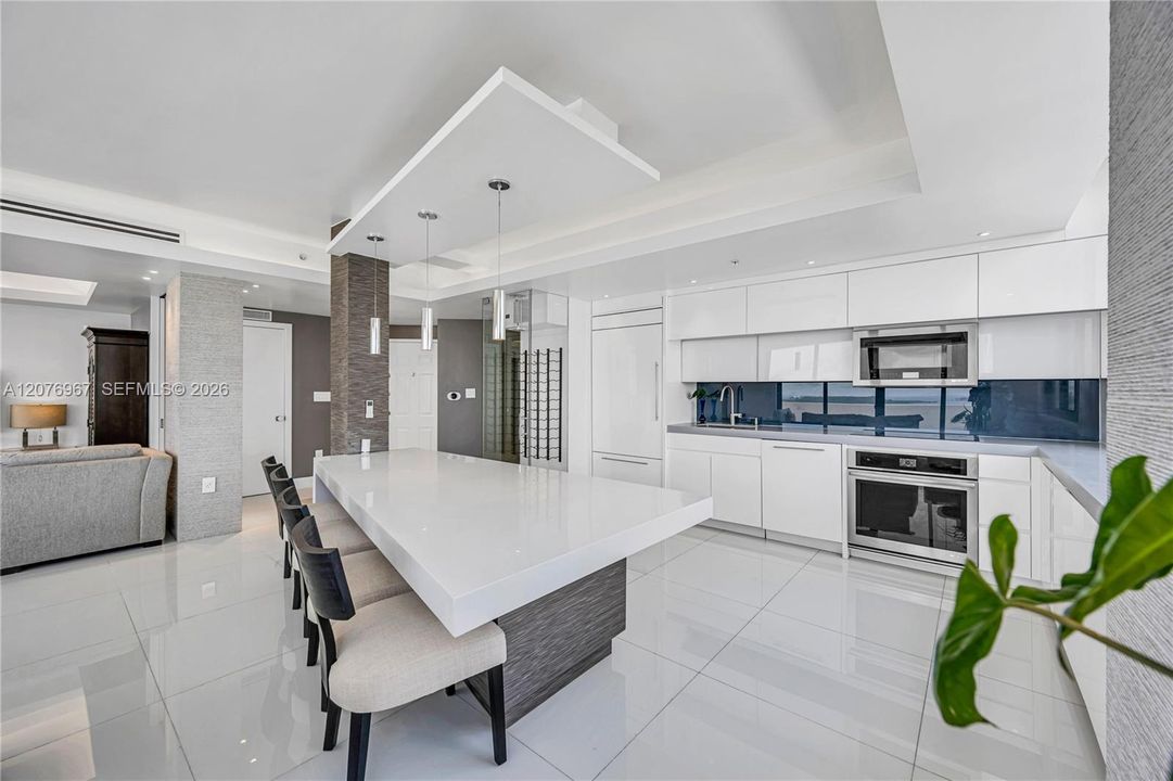 For Sale: $1,475,000 (3 beds, 2 baths, 1550 Square Feet)