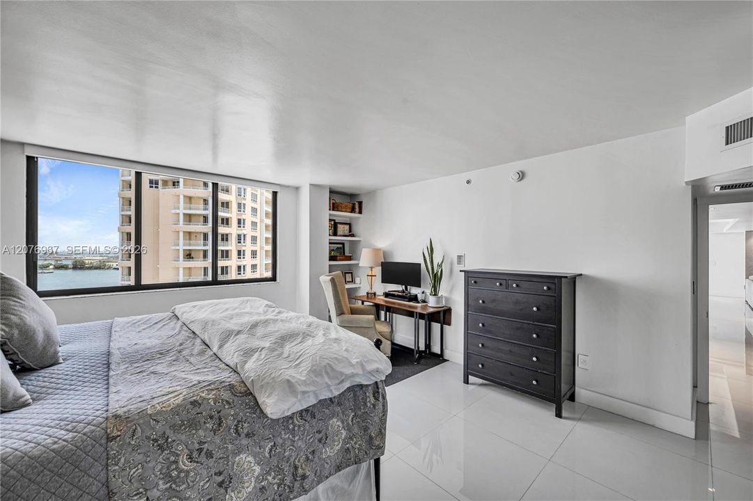 For Sale: $1,475,000 (3 beds, 2 baths, 1550 Square Feet)