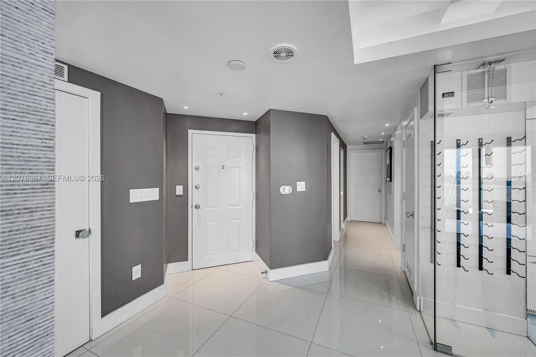 For Sale: $1,475,000 (3 beds, 2 baths, 1550 Square Feet)