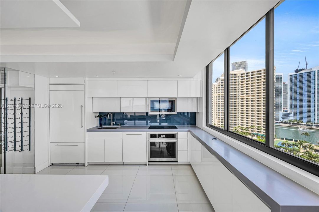 For Sale: $1,475,000 (3 beds, 2 baths, 1550 Square Feet)