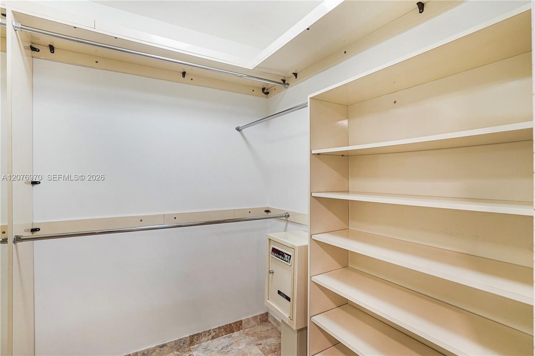 В аренду: $4,900 (3 спален, 2 ванн, 1820 Квадратных фут)