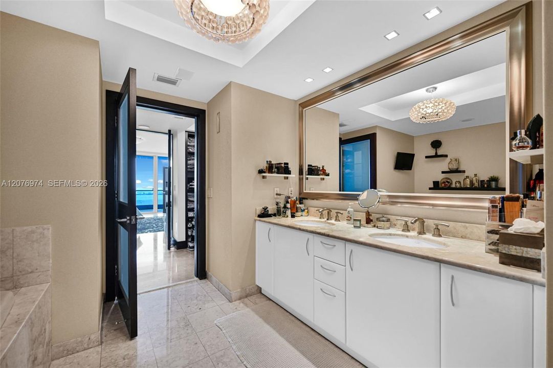 For Sale: $2,375,000 (3 beds, 3 baths, 2130 Square Feet)