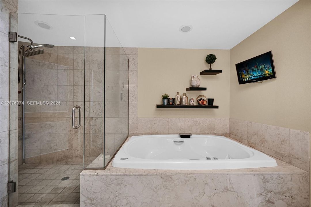 For Sale: $2,375,000 (3 beds, 3 baths, 2130 Square Feet)