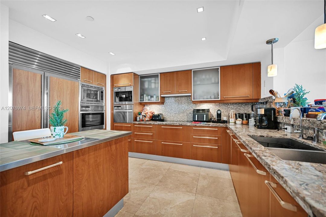 For Sale: $2,375,000 (3 beds, 3 baths, 2130 Square Feet)