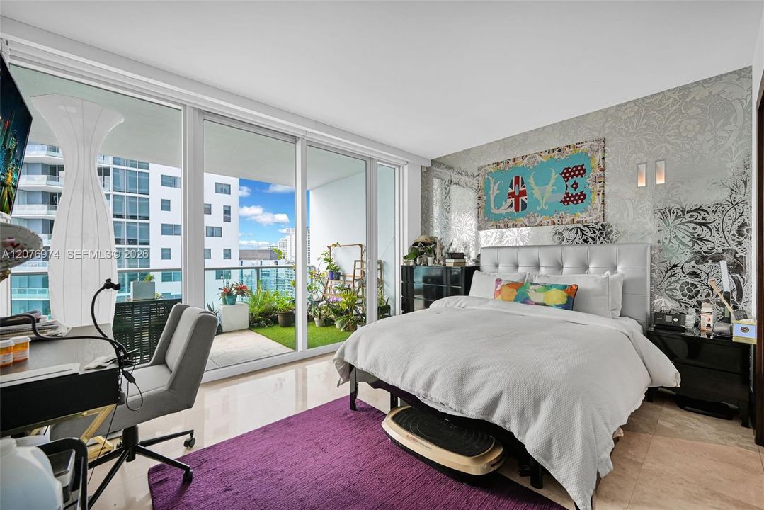 For Sale: $2,375,000 (3 beds, 3 baths, 2130 Square Feet)