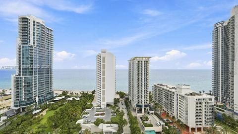На продажу: $899,000 (2 спален, 2 ванн, 1949 Квадратных фут)