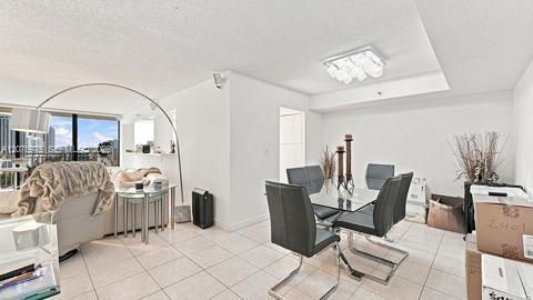 На продажу: $899,000 (2 спален, 2 ванн, 1949 Квадратных фут)