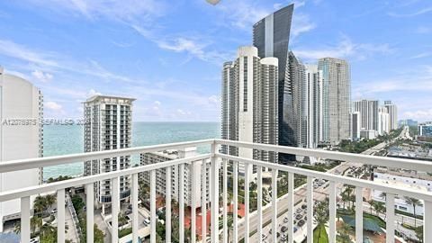 На продажу: $899,000 (2 спален, 2 ванн, 1949 Квадратных фут)