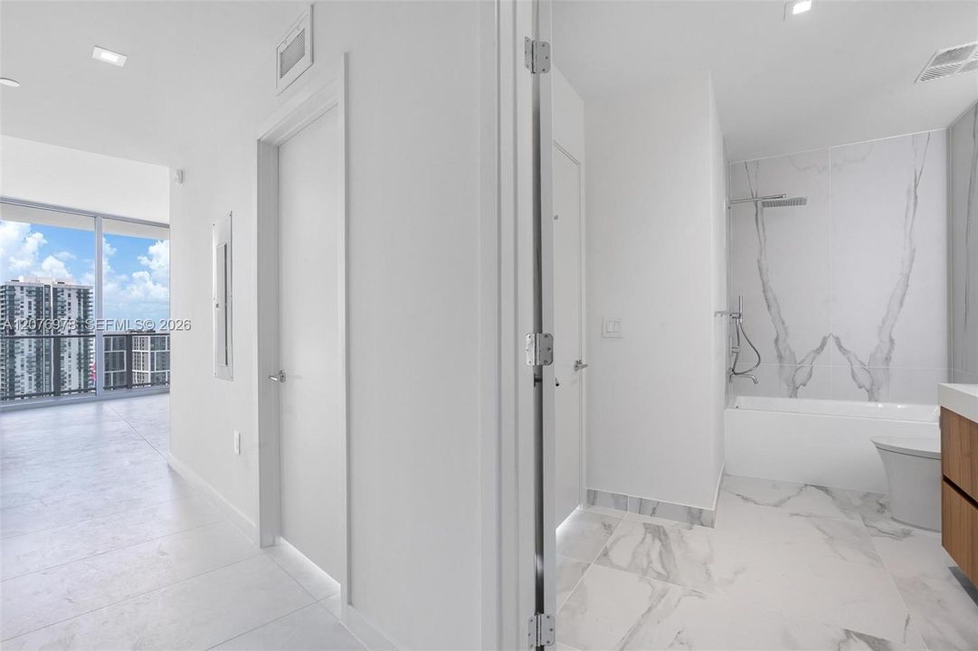 На продажу: $985,000 (1 спален, 1 ванн, 711 Квадратных фут)