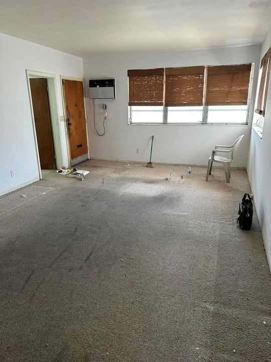 625 interior 4