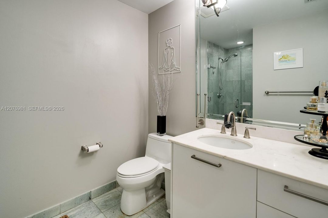 For Rent: $2,500 (0 beds, 1 baths, 551 Square Feet)
