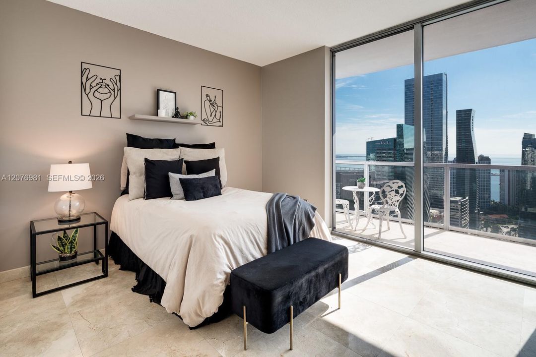 For Rent: $2,500 (0 beds, 1 baths, 551 Square Feet)