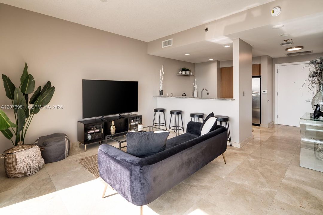 For Rent: $2,500 (0 beds, 1 baths, 551 Square Feet)