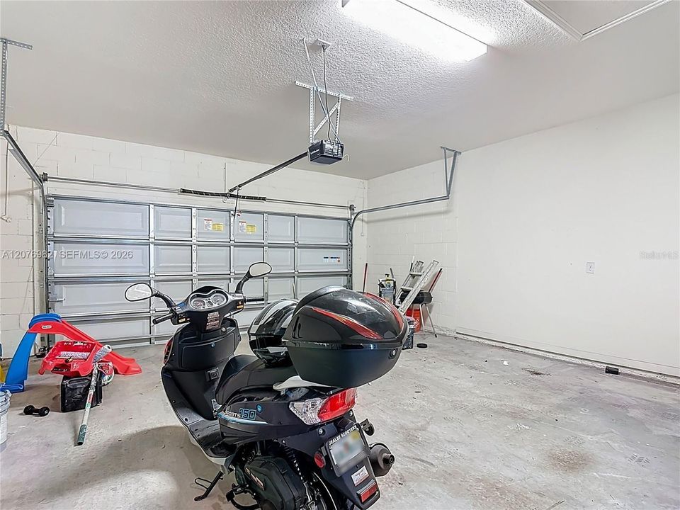 For Sale: $390,000 (4 beds, 2 baths, 2029 Square Feet)