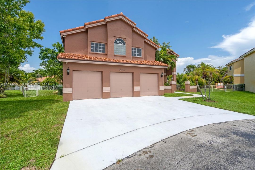 3 car garage & large driveway