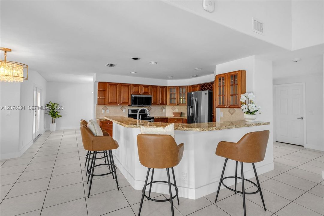 For Sale: $999,000 (4 beds, 3 baths, 3520 Square Feet)