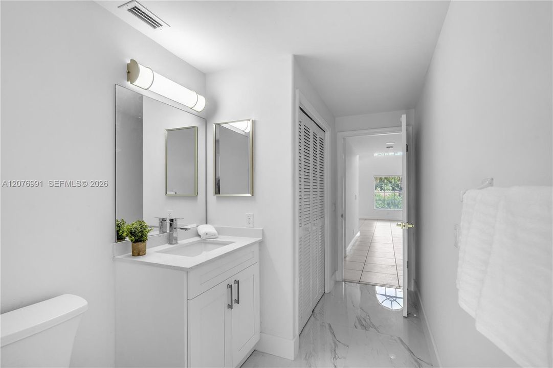Full bathroom on 1st floor
