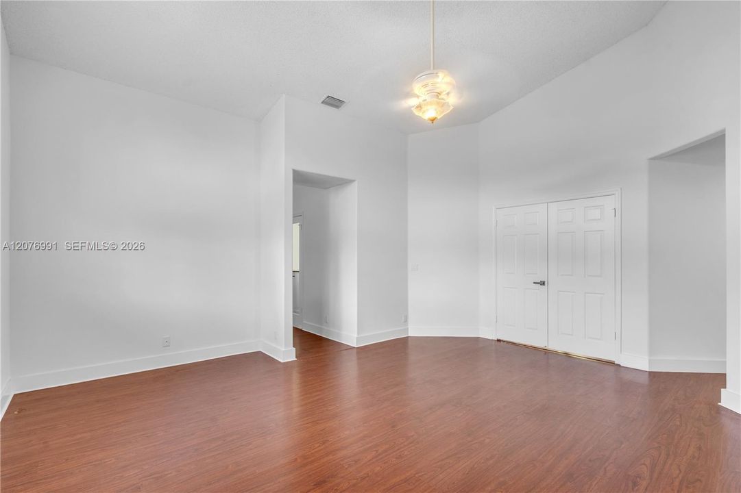 For Sale: $999,000 (4 beds, 3 baths, 3520 Square Feet)