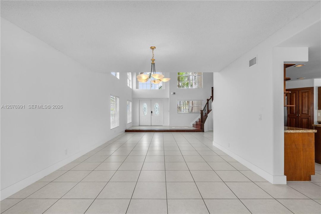 For Sale: $999,000 (4 beds, 3 baths, 3520 Square Feet)