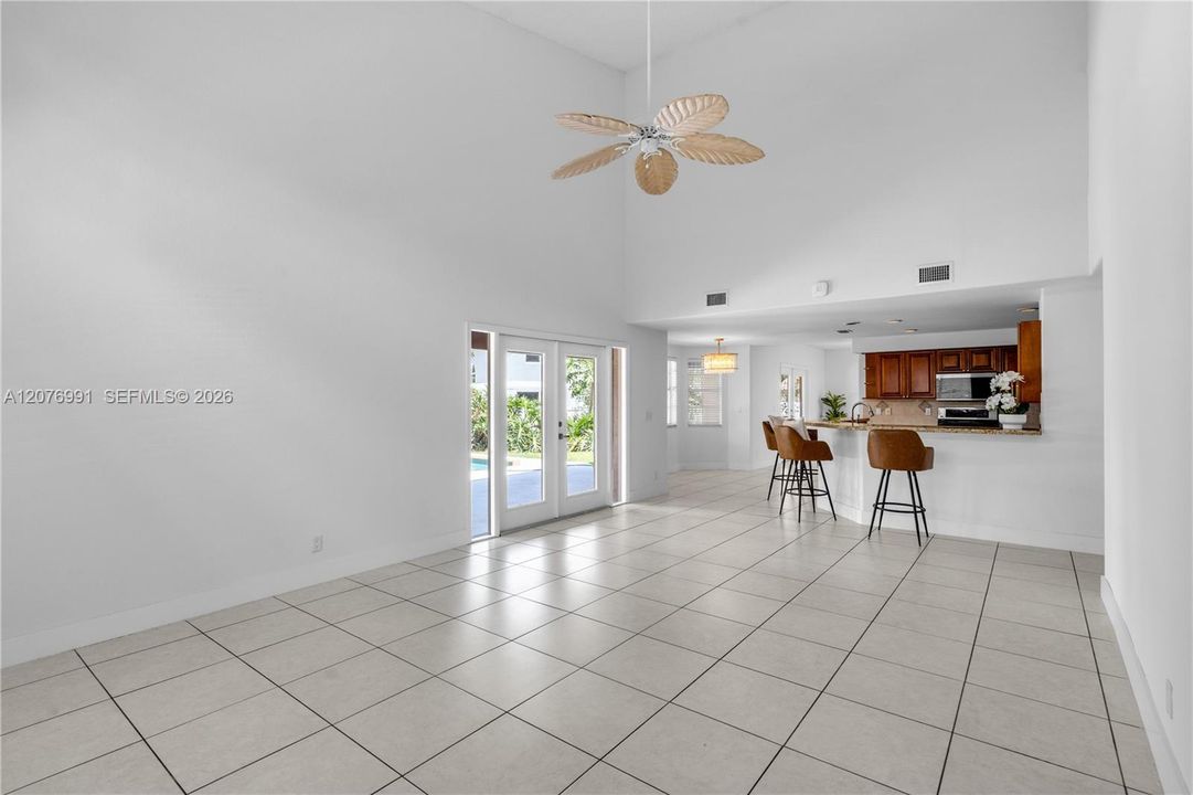 For Sale: $999,000 (4 beds, 3 baths, 3520 Square Feet)