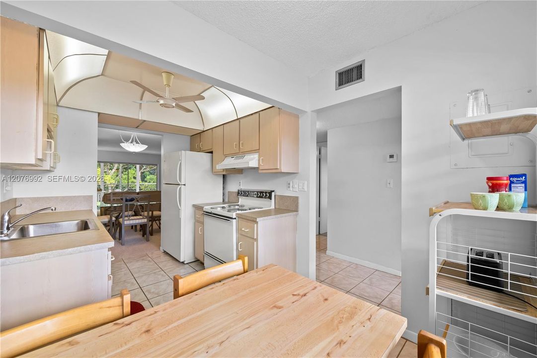 En Venta: $129,999 (2 camas, 2 baños, 1100 Pies cuadrados)