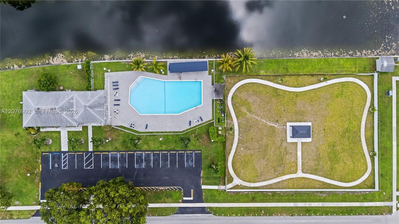 En Venta: $129,999 (2 camas, 2 baños, 1100 Pies cuadrados)
