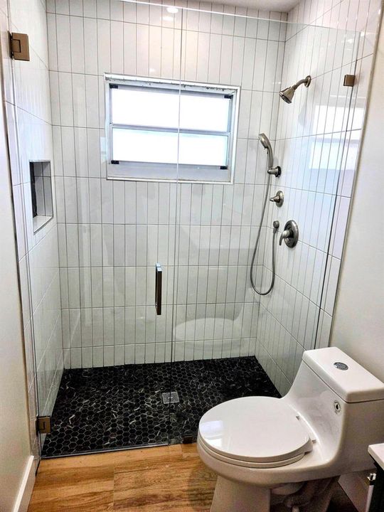 628 Monroe-Bath-Shower