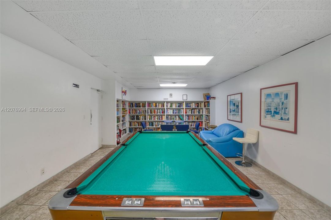 For Rent: $1,850 (1 beds, 1 baths, 717 Square Feet)