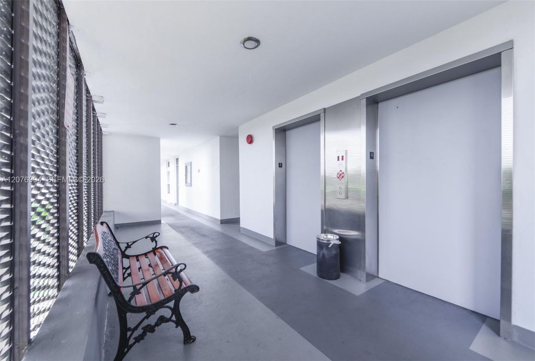 For Rent: $1,850 (1 beds, 1 baths, 717 Square Feet)
