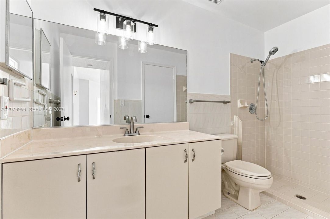 2nd Bathroom