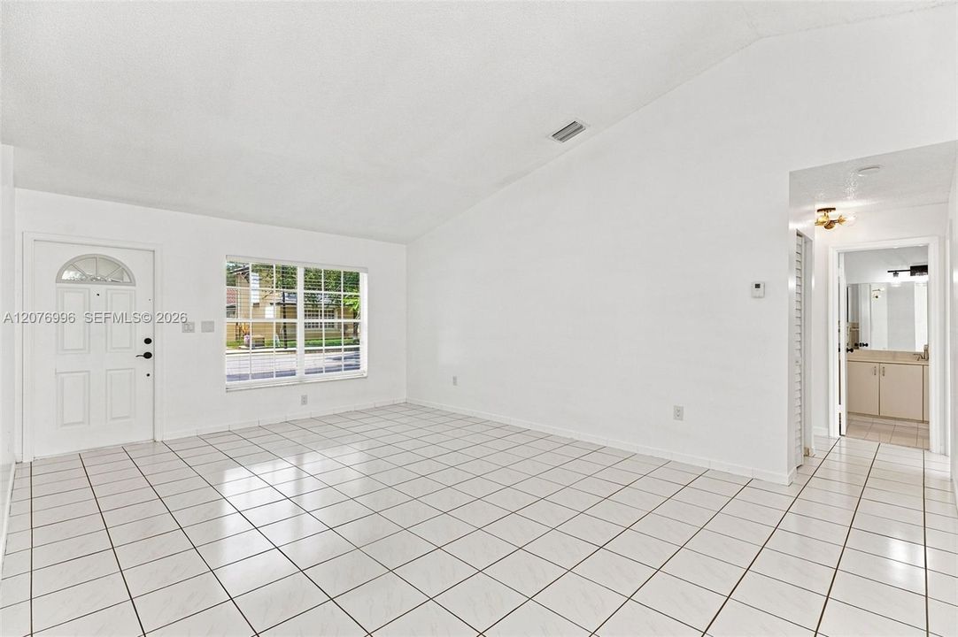 For Rent: $3,950 (3 beds, 2 baths, 1628 Square Feet)