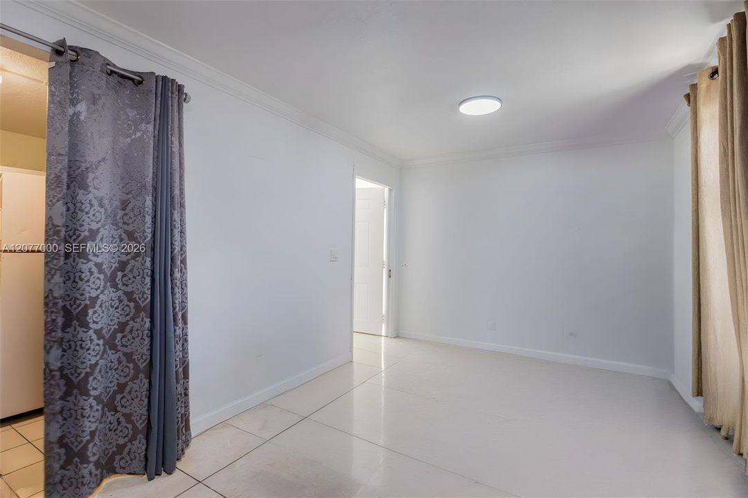 For Sale: $825,000 (7 beds, 6 baths, 1000 Square Feet)