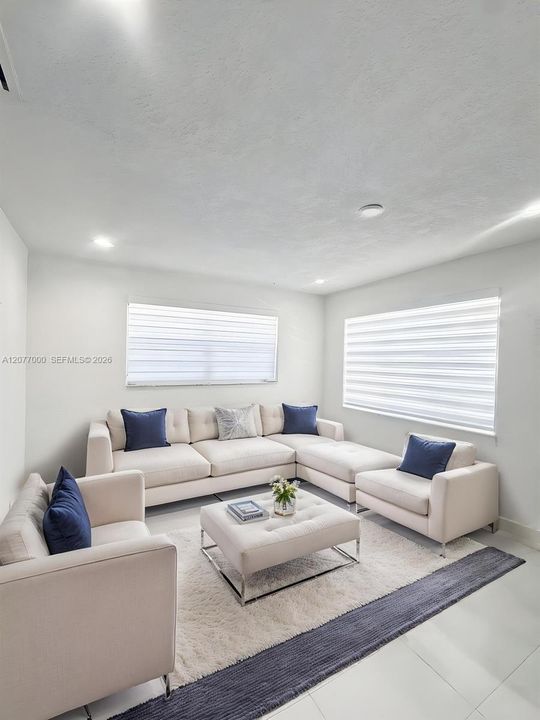 For Sale: $825,000 (7 beds, 6 baths, 1000 Square Feet)