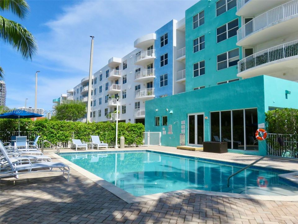 For Rent: $3,000 (2 beds, 2 baths, 1064 Square Feet)