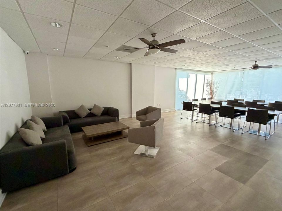 For Rent: $3,000 (2 beds, 2 baths, 1064 Square Feet)